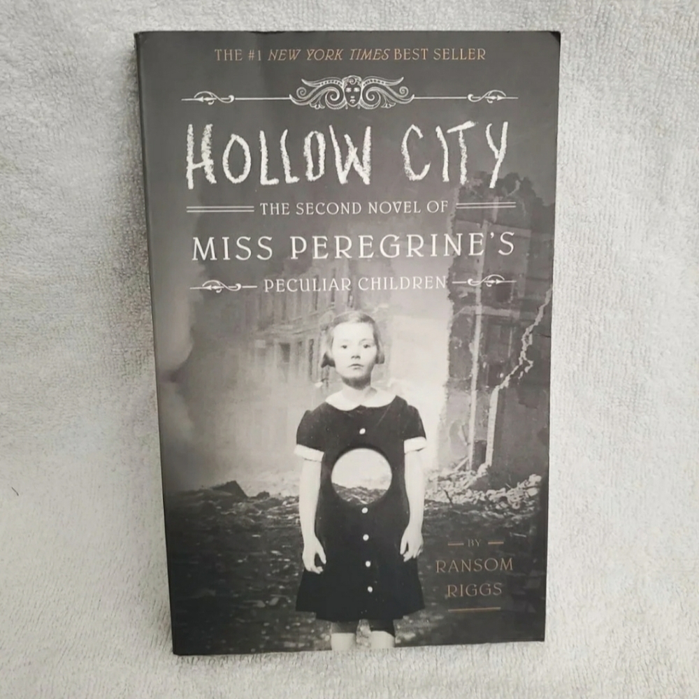Hollow City, Miss Peregrines particular children